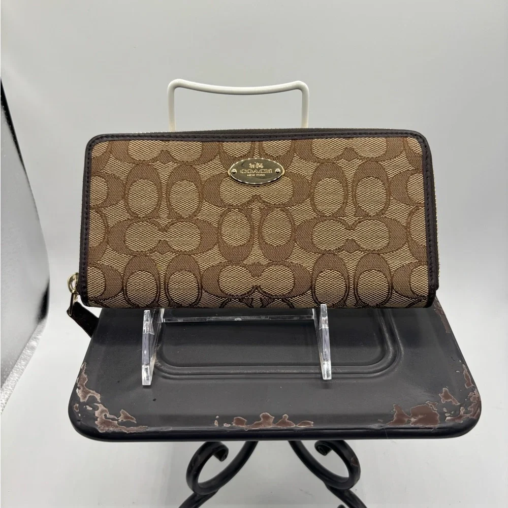 Coach Brown and Tan Signature Zip Wallet - Picture 2 of 13